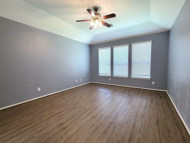Building Photo - 7307 Fall Springs Ln