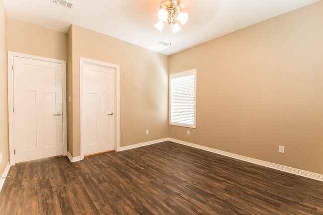 Building Photo - 3314 Crane Ave