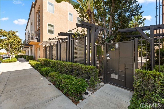 Building Photo - 1528 W Artesia Square