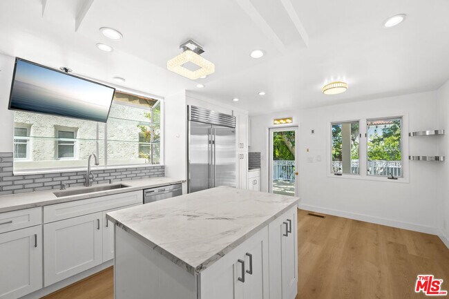 Building Photo - 244 S Almont Dr