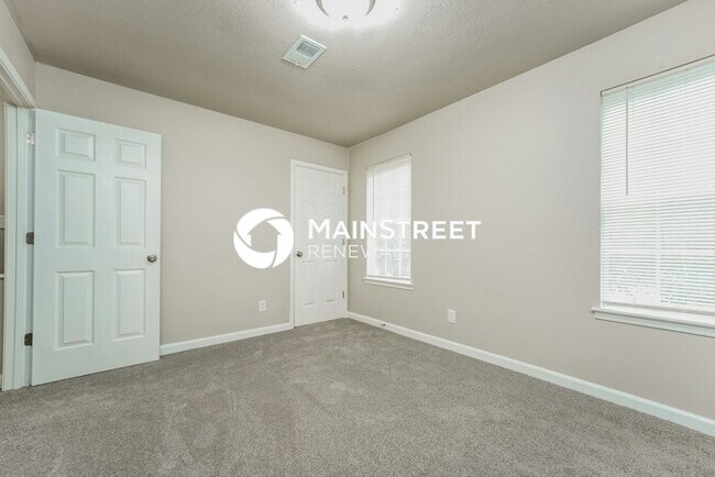 Building Photo - 4 Bedroom Pet-Friendly Home in Stockbridge, GA with Main Street Renewal