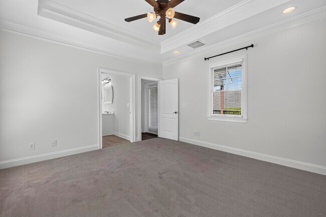 Building Photo - 1081 Carriage Ridge Dr
