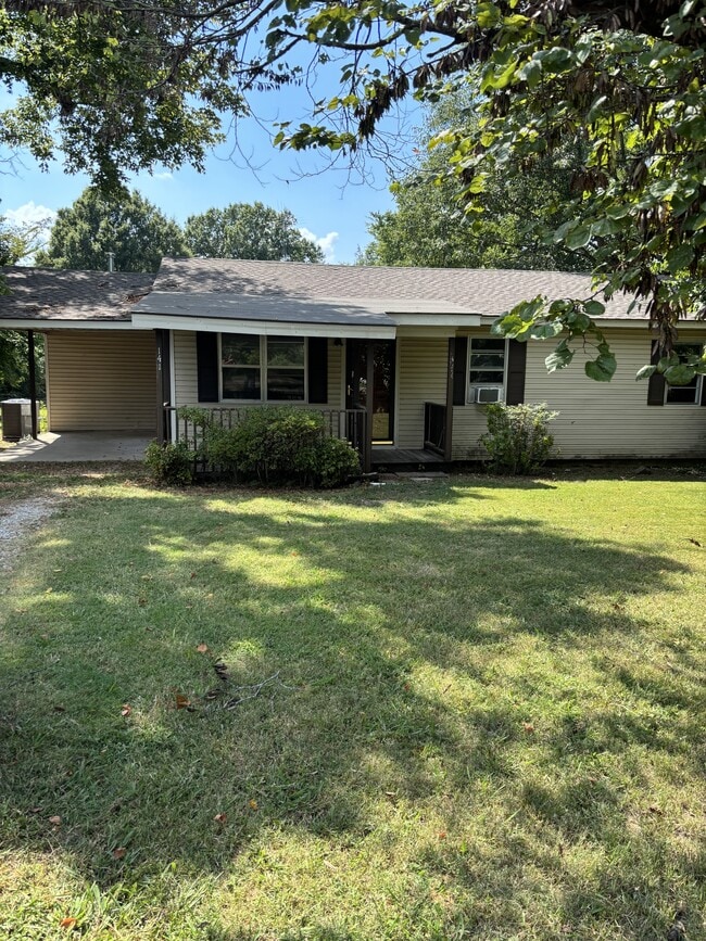 Primary Photo - 141 Fannie Dr