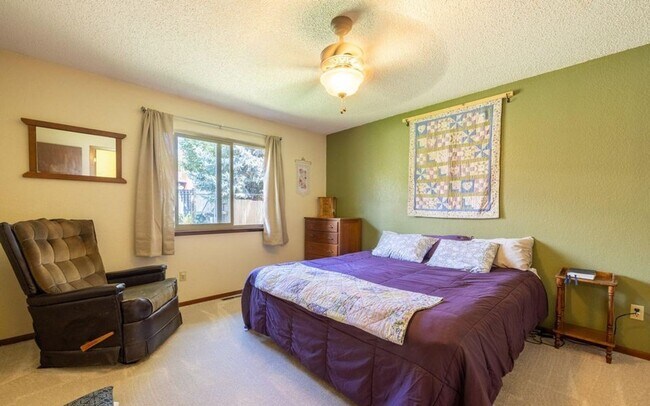 Building Photo - Charming 3-Bedroom Ranch for Rent in Prime...