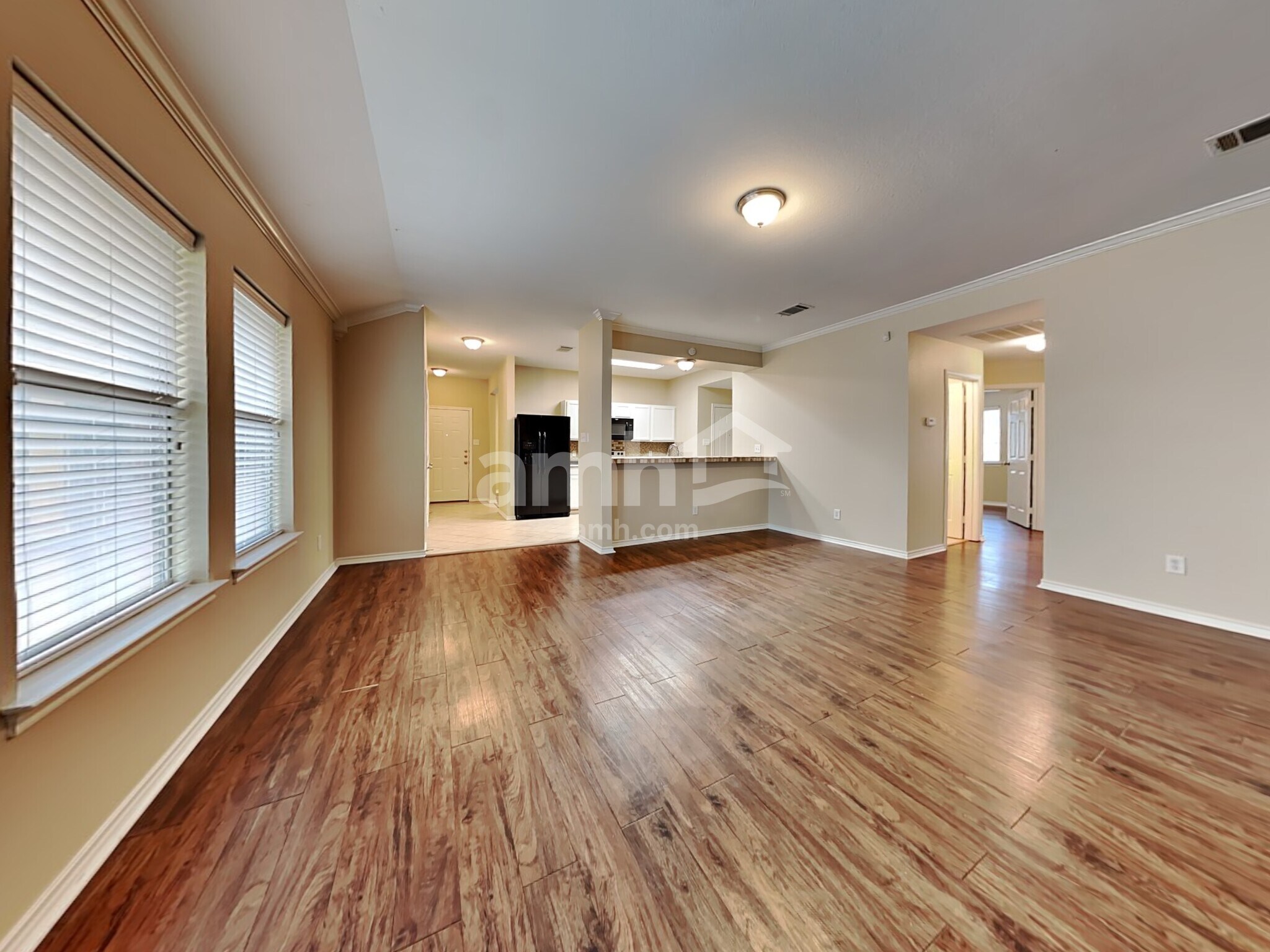 Building Photo - 1004 Lake Ridge Dr