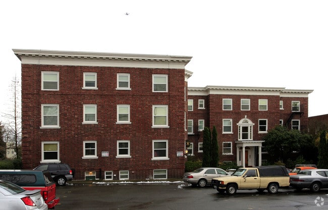 Primary Photo - Helen V Apartments