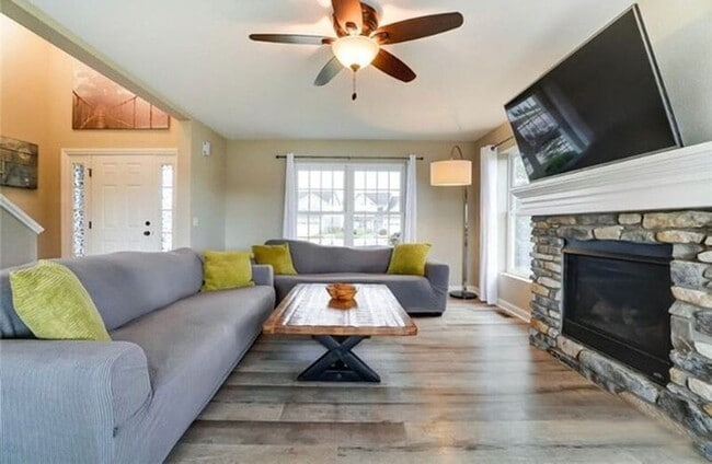 Building Photo - 8914 Red Hawk Ct