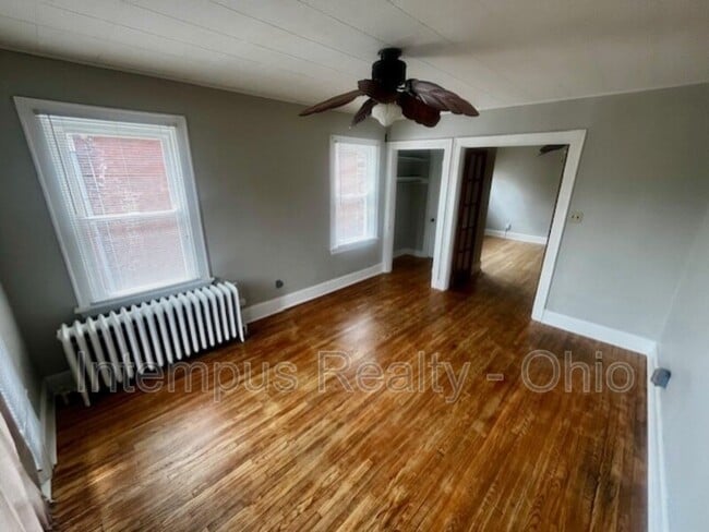 Building Photo - 4237 Vine St