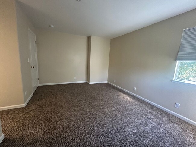 Building Photo - 142 Pine Canyon Rd