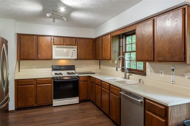 Building Photo - 3787 Etna Dr