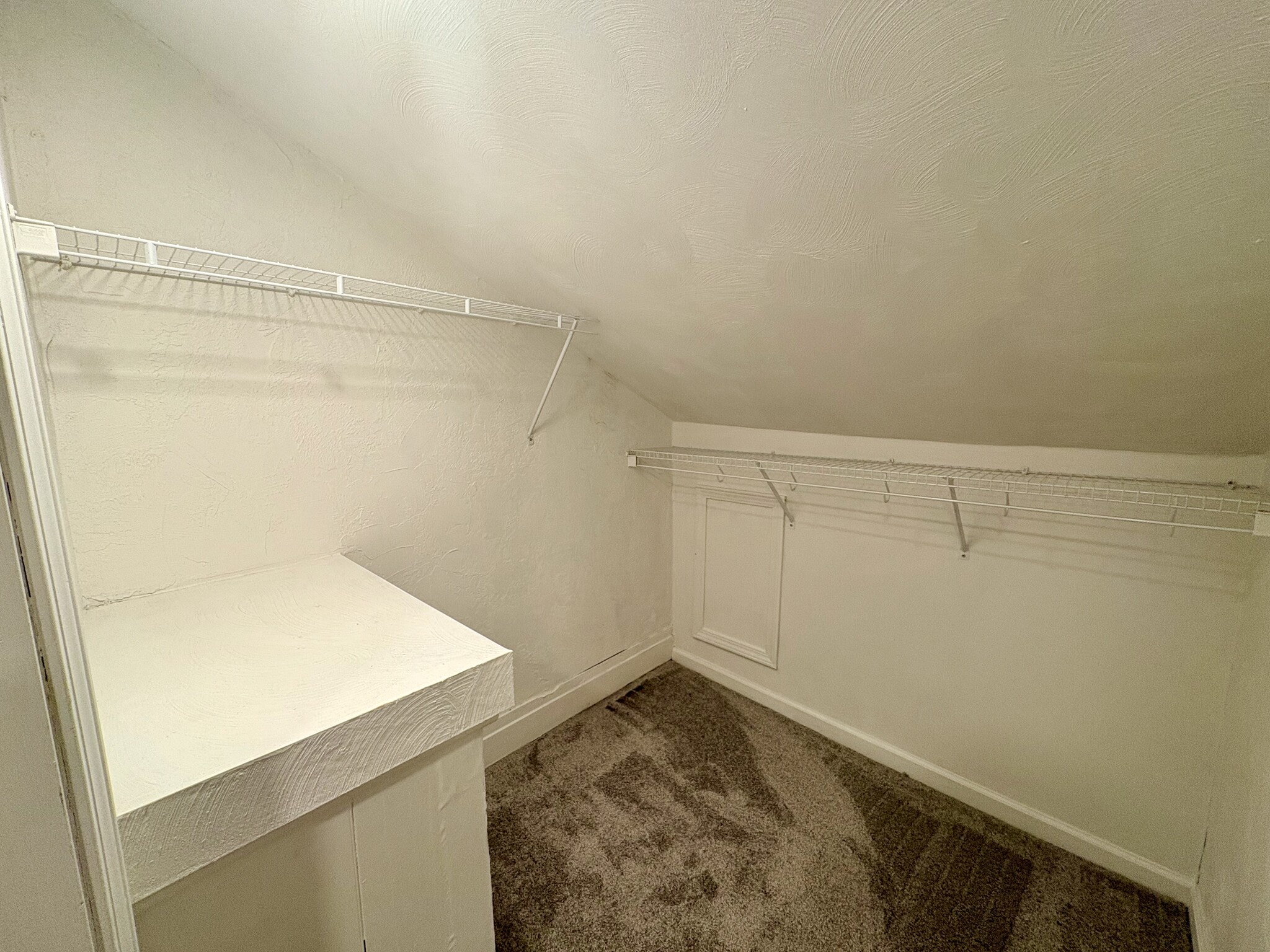 Building Photo - 2202 Sarah St