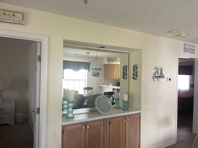 Building Photo - 541 White River Dr