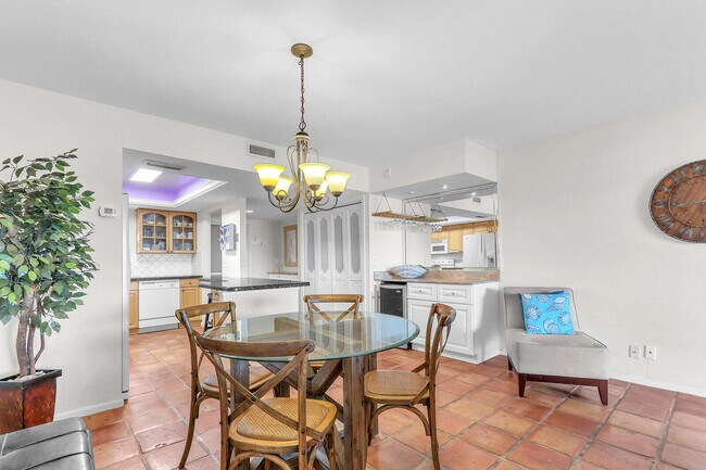 Building Photo - 1025 Sugar Sands Blvd