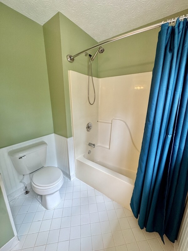 Building Photo - 362 River Point Dr