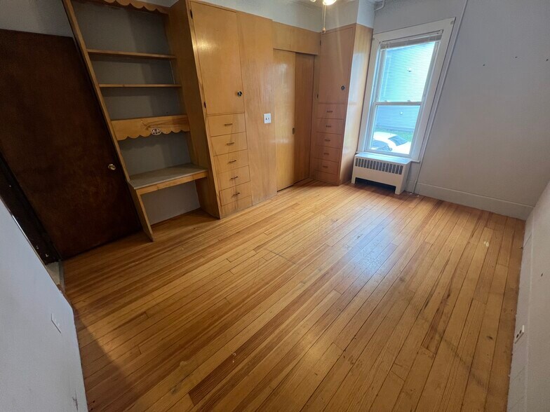 Building Photo - 325 Penobscot St