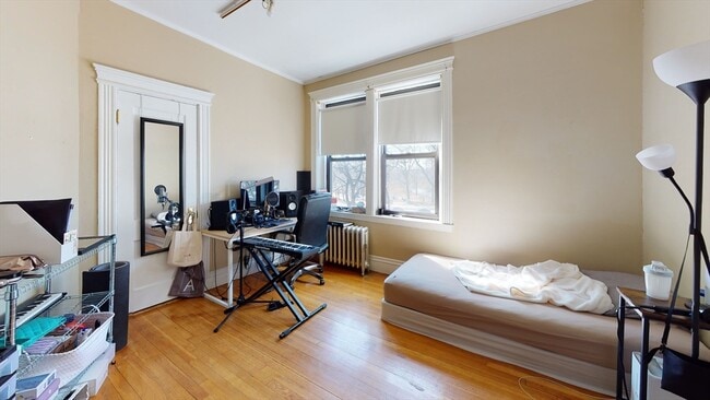 Building Photo - 60 Charlesgate E