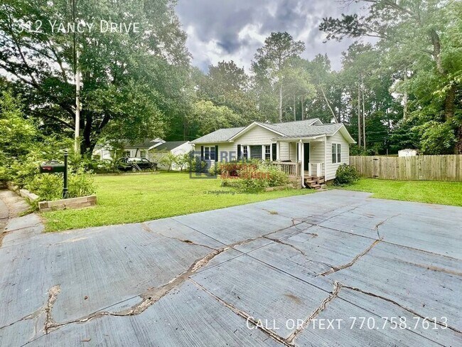 Building Photo - 312 Yancy Dr SE