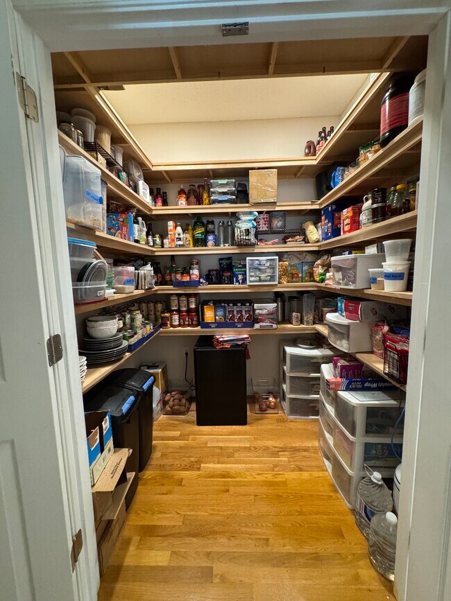 Building Photo - 329 Woodbrook Run