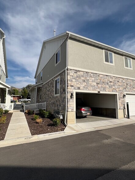Building Photo - 520 S Orchard Dr