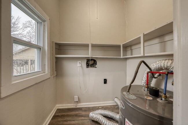 Building Photo - 2030 Spring Creek Rd