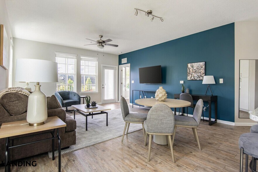 Building Photo - 2300 Tapestry Park Dr Dr