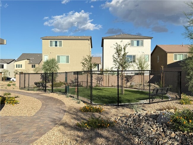 Building Photo - 7516 Castlegreen Ave