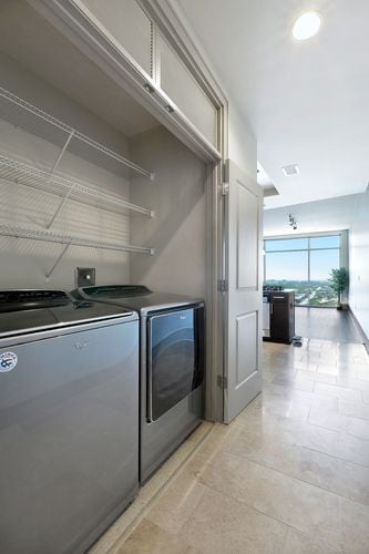 Building Photo - 102 Colorado St