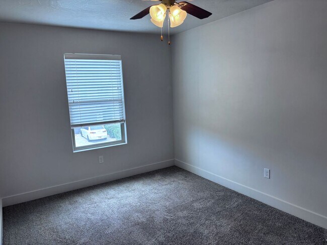 Building Photo - 3 bed / 2.5 bath / 2-car with washer/dryer/fridge 2019 built END UNIT!