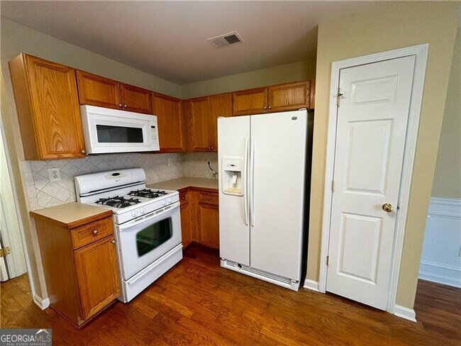 Building Photo - 7888 The Lakes Point