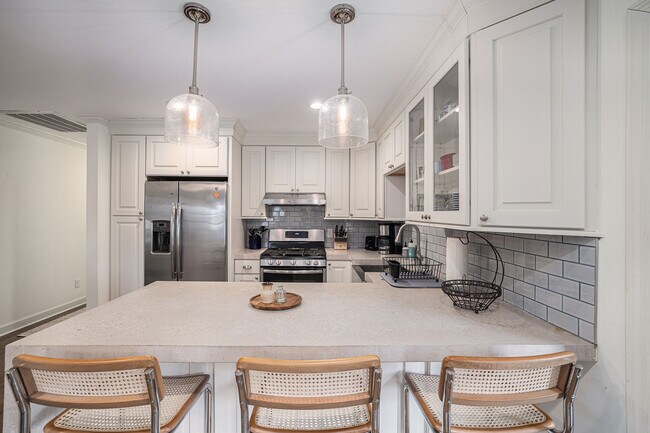 Building Photo - 826 Symmes Dr