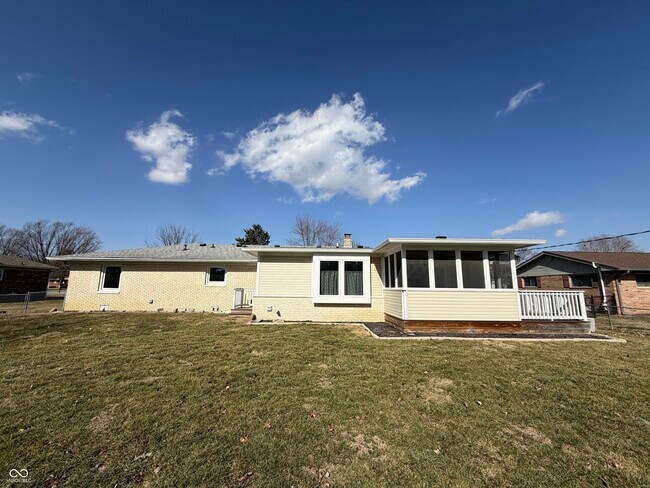 Building Photo - 5585 Gallagher Dr