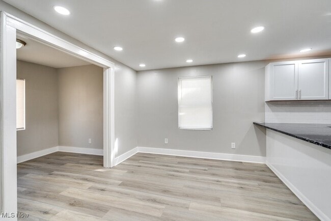 Building Photo - 920 Bloomfield Ave