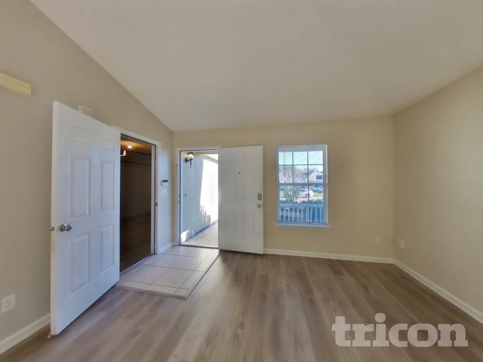 Building Photo - 4196 Jillian Dr