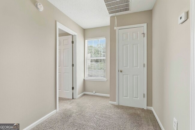 Building Photo - 130 S Fairfield Dr