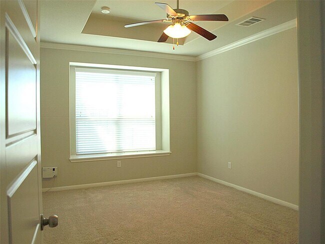 Building Photo - 213 Parable Cove