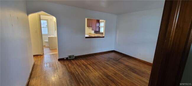 Building Photo - 3563 Sherwood Ave