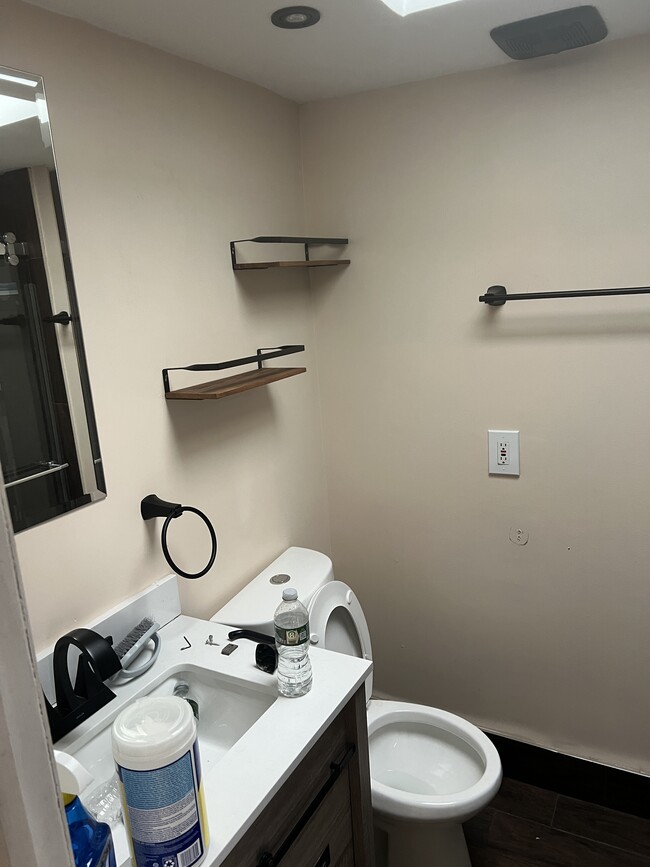 Building Photo - 61 Warwick Rd