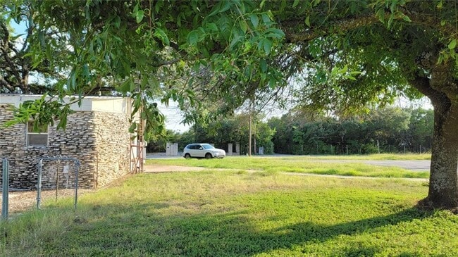 Building Photo - 4731 Eck Ln