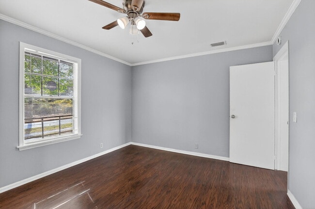 Building Photo - 539 NW 8th Ave