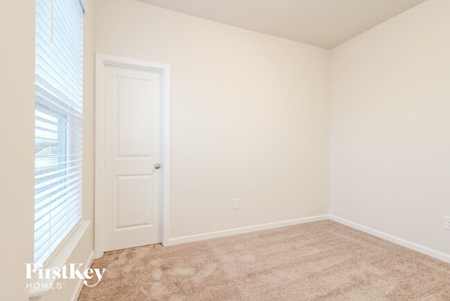 Building Photo - 1007 Mission Hill Ln