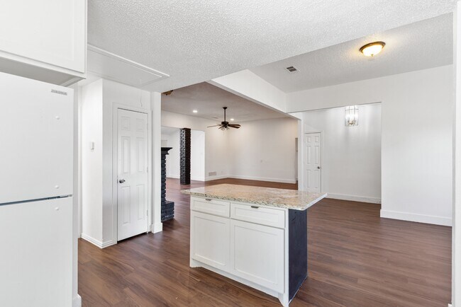 Building Photo - Updated in Garland