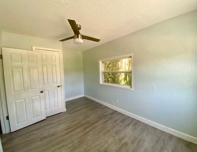 Building Photo - 1503 N County Rd 19A