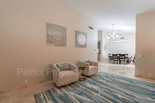 Building Photo - 9910 E Sutton Dr
