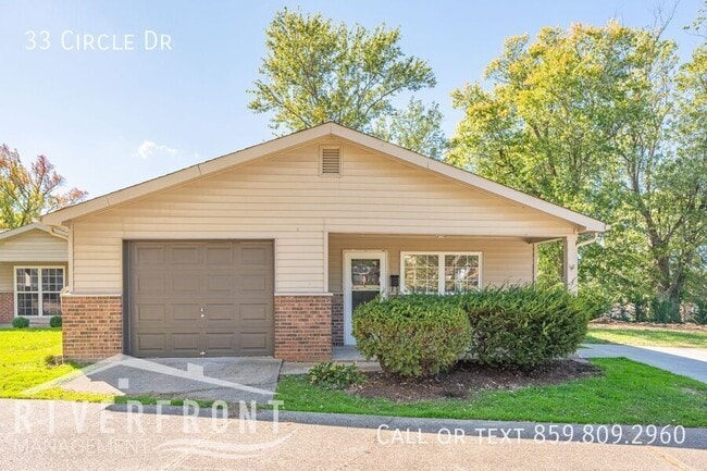 Building Photo - 33 Circle Dr