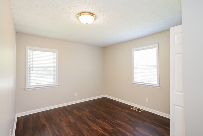 Building Photo - Bright Nashville Home with 4 Bedrooms