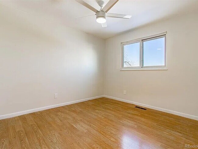 Building Photo - Lovely 4-Bedroom, 2-Bath Home in Aurora with Large Backyard and 2-Car Attached Garage!