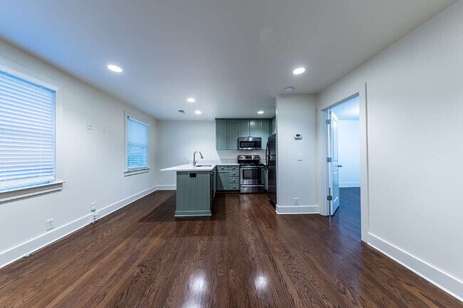 Building Photo - Renovated Condo on Fatherland, Minutes to ...