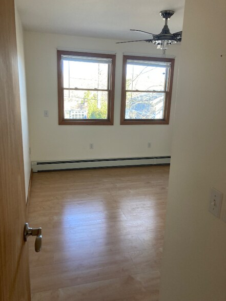 Building Photo - 55 W Shore Dr