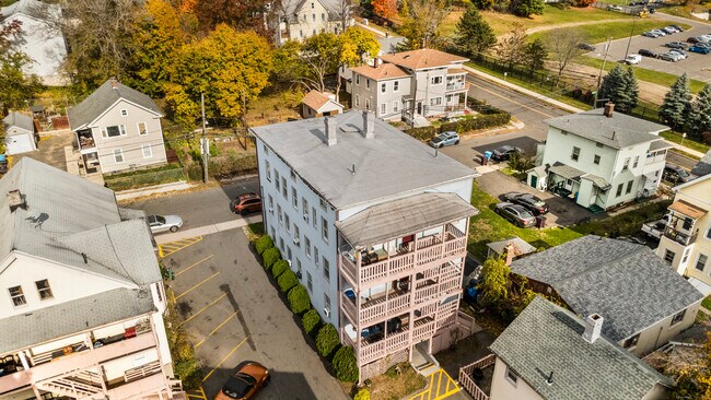 Building Photo - 14 Crown St