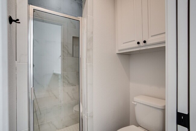 Building Photo - 1/2 off First Months! Rent Newer Cooper Me...